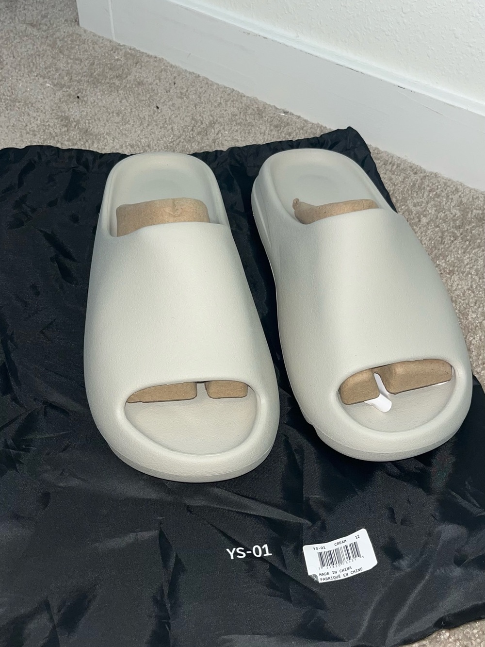 Men’s Yeezy slides